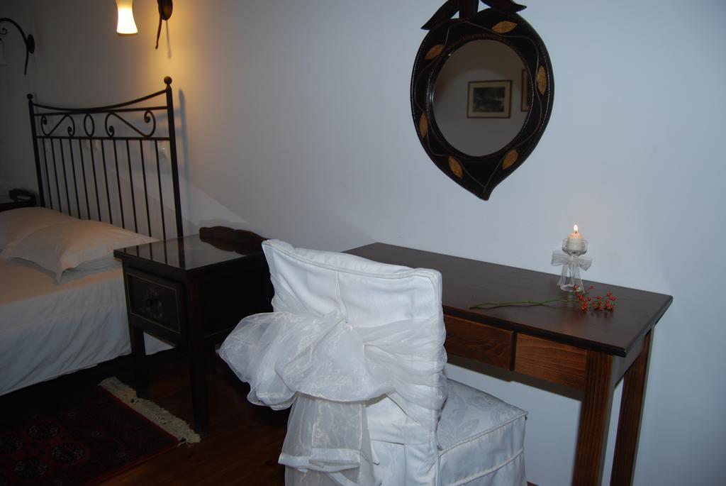 Dryades Guesthouse Ano Chora Quarto foto