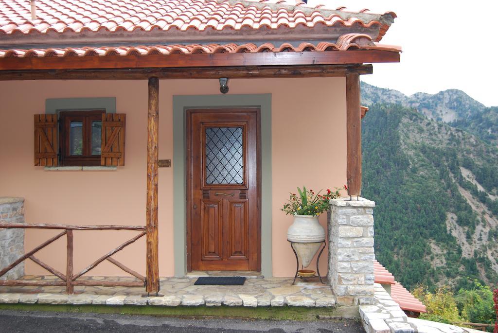 Dryades Guesthouse Ano Chora Quarto foto